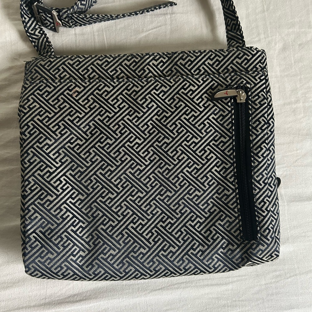 Travelon Crossbody Bag and wallet - Picture 2 of 7